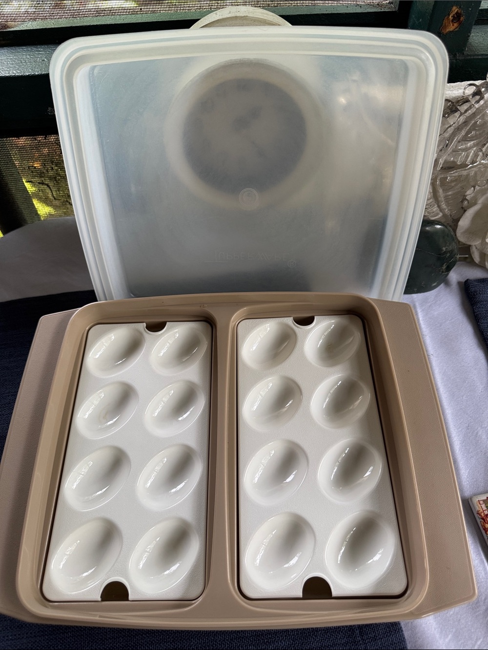 Vintage Tupperware 723 Deviled Egg Beige Container with 722 Lid & 665 Inserts